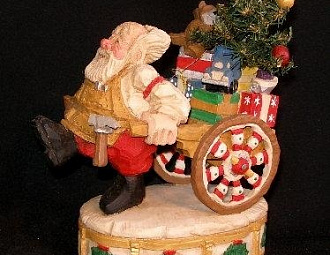 Новогодняя подборка: деревянные Санта Клаусы